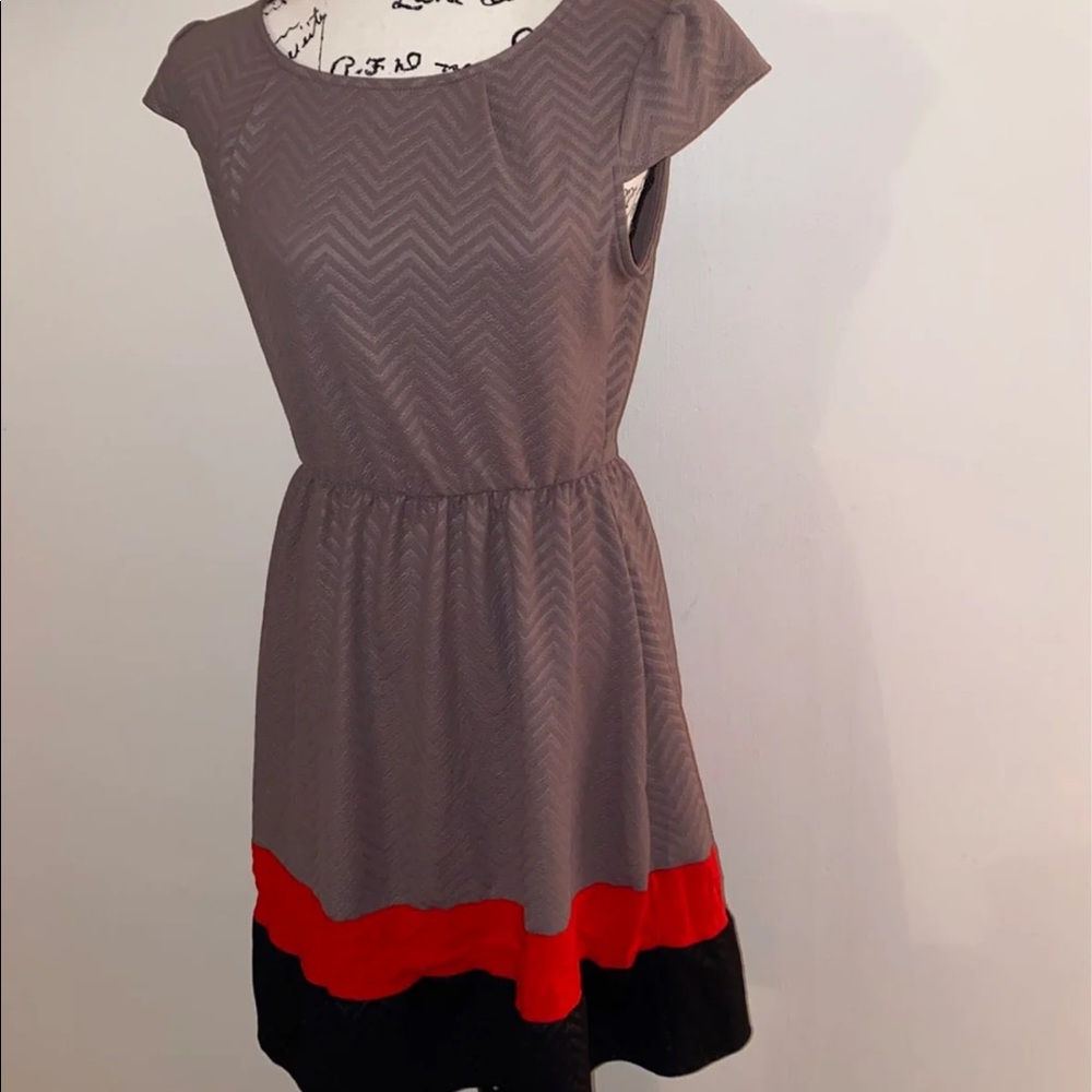 Trinity Chevron Dress - Picture 2 of 2